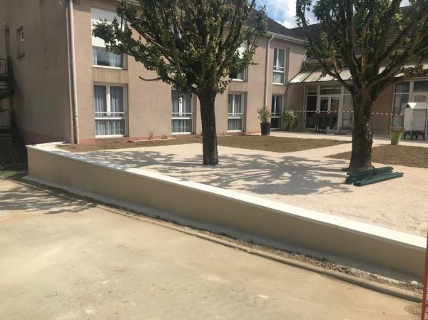 APRES TERRASSEMENT COUR