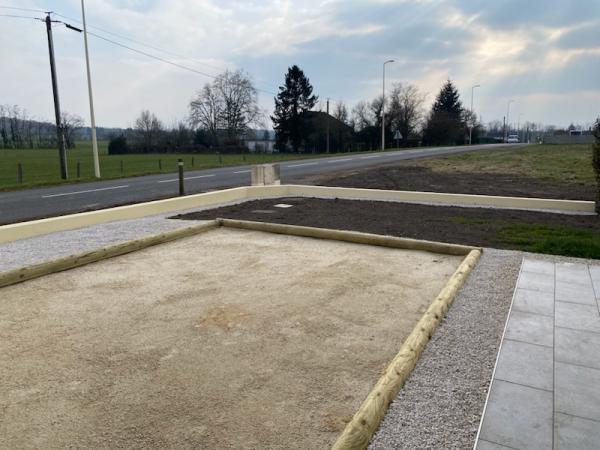 RE AMENAGEMENT COUR EXTERIEURE AVEC TERRAIN DE PETANQUE