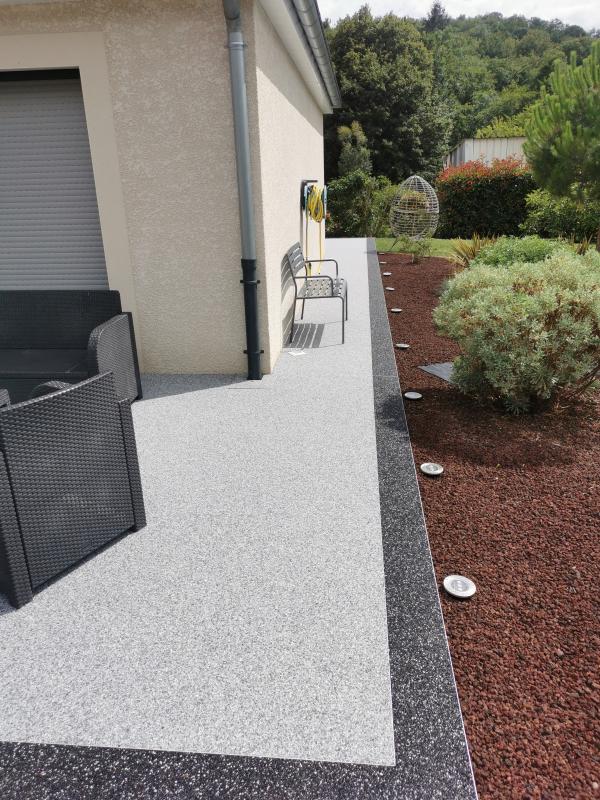 APPLICATION RESINE DE MARBRE POLYCHROME SUR TERRASSE EXISTANTE