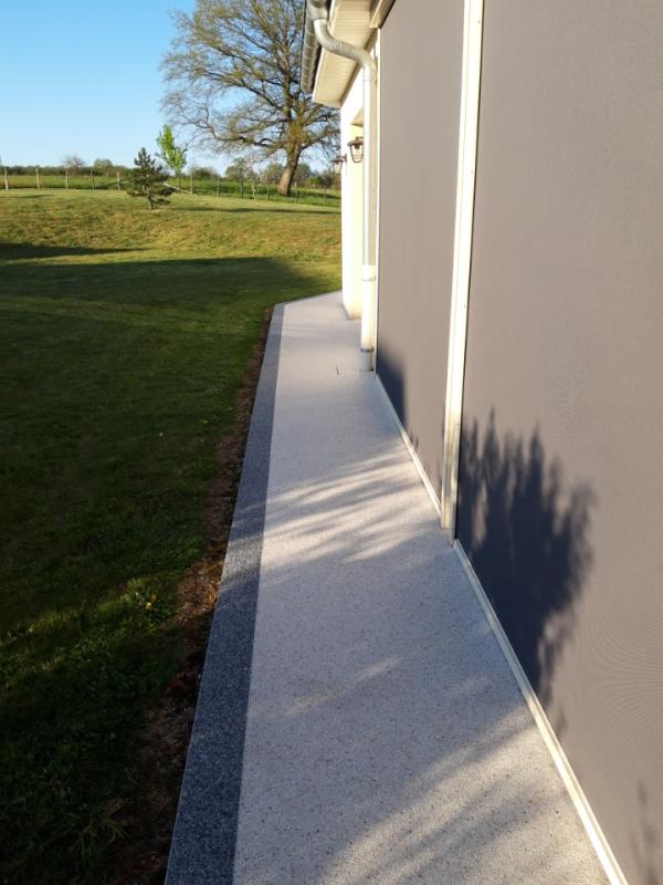 TERRASSE EN RESINE DE MARBRE POLYCHROME